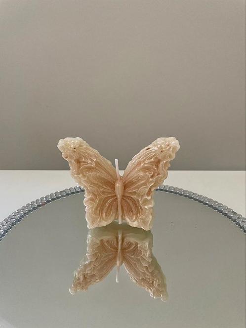 Vlinder kaars, Huis en Inrichting, Woonaccessoires | Kandelaars en Kaarsen, Nieuw, Kaars, Minder dan 25 cm, Wit, Crème, Beige