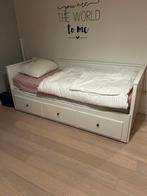 Ikea Hemnes logeerbed met 2 matrassen, in nieuwstaat, Huis en Inrichting, Ophalen, Zo goed als nieuw