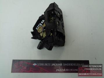 Deurslot rechts achter Jaguar XJ X350 C2C30698 beschikbaar voor biedingen