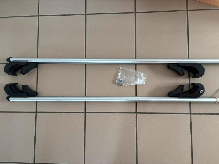 Menabo BRIO XL dakbeugel compatibel met verschillende merken, Auto diversen, Dakdragers, Zo goed als nieuw, Ophalen