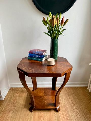 Art deco bijzettafeltje beschikbaar voor biedingen