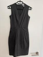 Grijs aansluitend kleedje H&M maat XS, Kleding | Dames, H&M, Ophalen of Verzenden, Maat 34 (XS) of kleiner, Grijs