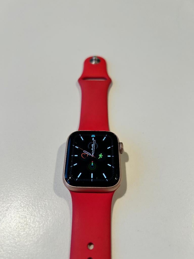 Apple watch SE (2020) 40mm GPS + Cellular, Handtassen en Accessoires, Smartwatches, Gebruikt, iOS, Rood, Afstand, Conditie, GPS
