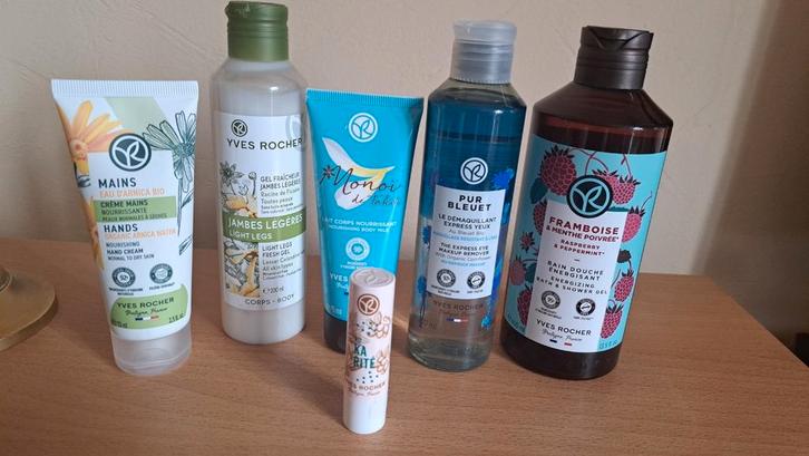 6 producten van Yves Rocher, nieuw!, Handtassen en Accessoires, Uiterlijk | Lichaamsverzorging, Nieuw, Bodylotion, Crème of Olie