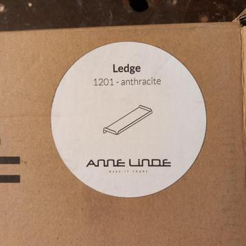 Étagère murale Ledge par Anne Linde acier gris anthracite  beschikbaar voor biedingen