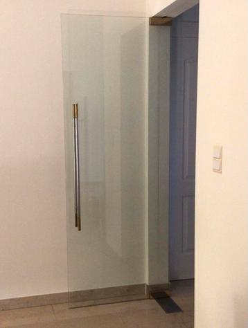 Glazen binnendeur beschikbaar voor biedingen