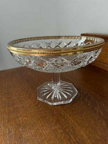 Glazen fruitschaal beschikbaar voor biedingen