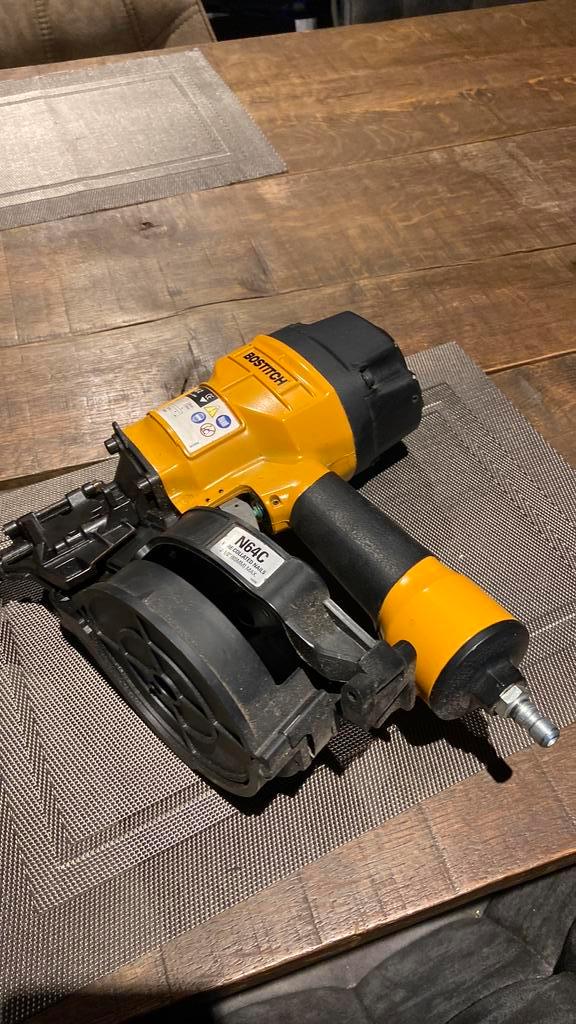 Bostitch N64C-rolspijkermachine, Doe-het-zelf en Bouw, Gereedschap | Boormachines, Zo goed als nieuw, Ophalen
