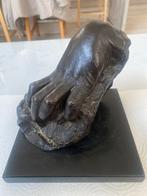 Sculture en bronze, Enlèvement