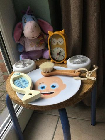 SET MET VERSCHILLENDE ACCESSOIRES VOOR BABY'S: 2 EURO beschikbaar voor biedingen