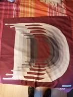 Carré  de soie Christian Dior, Enlèvement