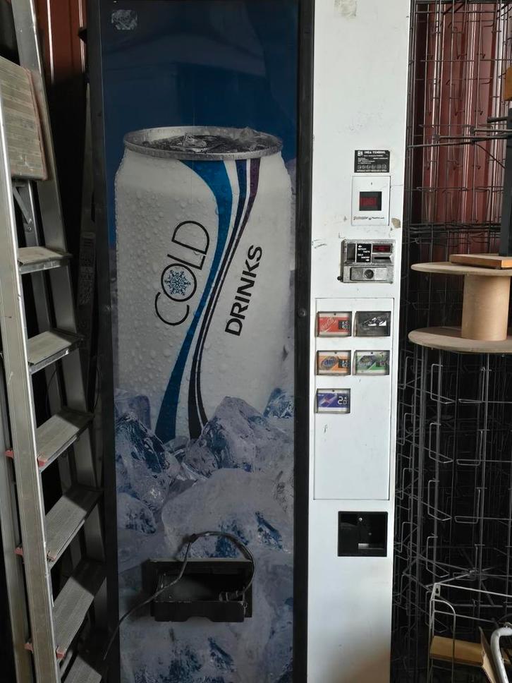 Frisdrankautomaat - werkend - 400

EUR, Zakelijke goederen, Horeca | Overige, Ophalen