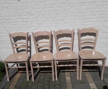4 mooie houten stoelen  beschikbaar voor biedingen