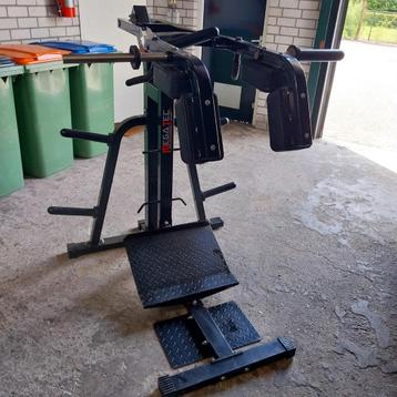 Atx  megatec   Squat , Calf  Machine  beschikbaar voor biedingen