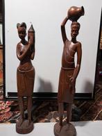 Statue en bois