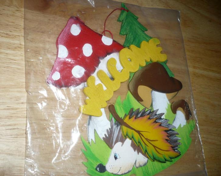 Suspension artisanale en bois peint, neuve, avec hérisson, Antiquités & Art, Art | Sculptures & Bois, Enlèvement ou Envoi