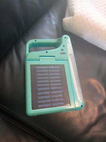 Kampeer lamp,radio etc beschikbaar voor biedingen