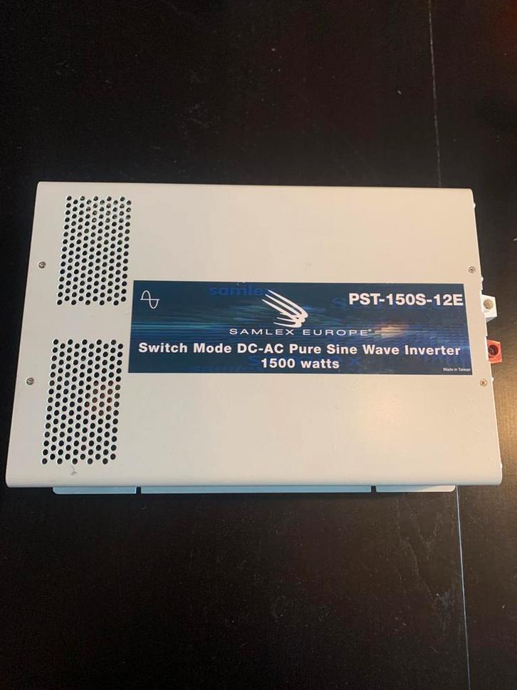 2x omvormer 12v, Caravanes & Camping, Camping-car Accessoires, Comme neuf, Enlèvement