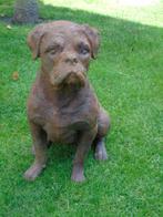 Standbeeld van een zittende boxerhond in roestig gietijzer, Tuin en Terras, Tuinbeelden, Ophalen, Nieuw, Metaal, Dierenbeeld