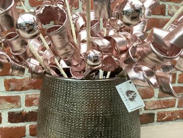 🎄ROBUUSTE VAAS +8 TAKKEN"  ROSÉ METALLIC-KERST INTERIEUR beschikbaar voor biedingen