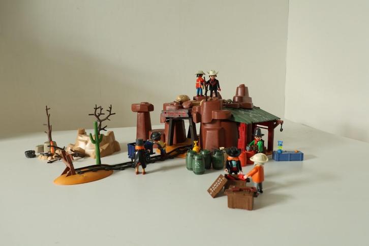 Playmobil la mine d'or, Enfants & Bébés, Jouets | Playmobil, Comme neuf, Playmobil en vrac, Enlèvement