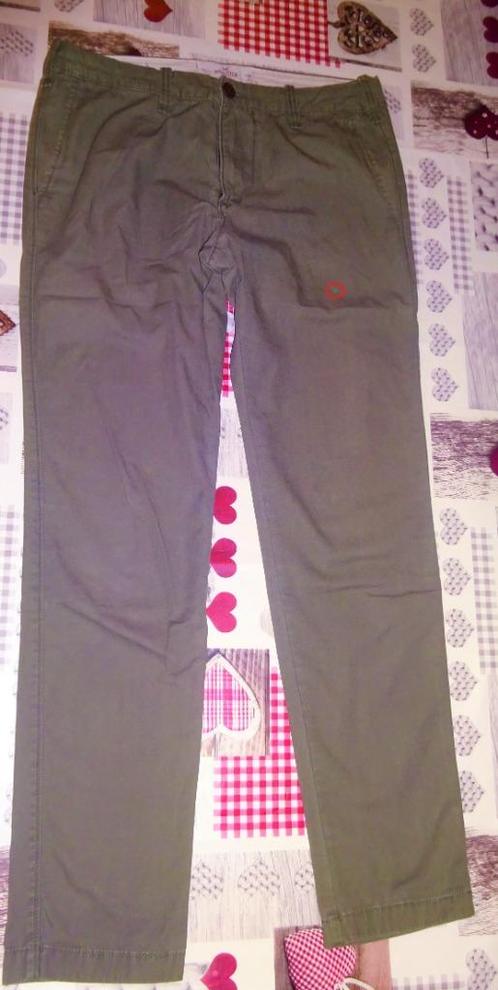 W 30 L 32 broek chino Hollister kaki groen legergroen, Kleding | Heren, Broeken en Pantalons, Zo goed als nieuw, Maat 46 (S) of kleiner