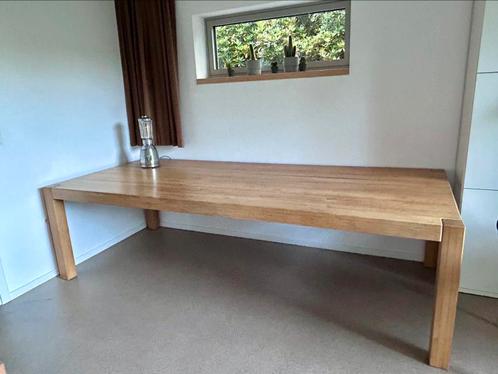 Stevige grote stijlvolle massieve eettafel, Huis en Inrichting, Tafels | Eettafels, Gebruikt, 100 tot 150 cm, 200 cm of meer, Vijf personen of meer