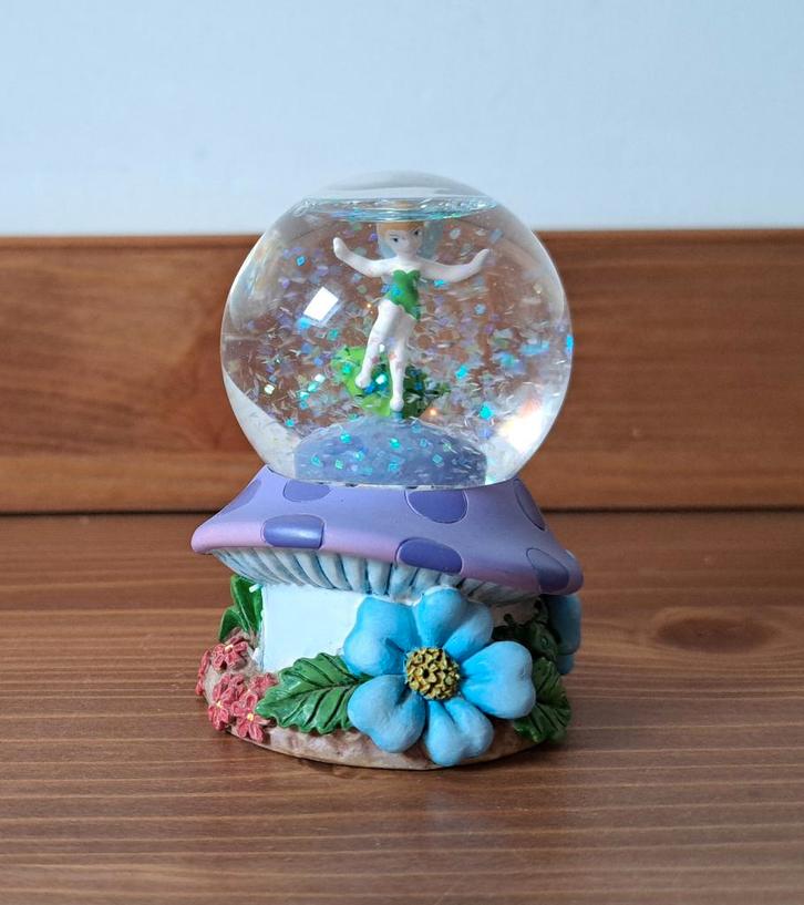 Snow Globe - Tinkerbell on Mushroom - Disney, Verzamelen, Disney, Zo goed als nieuw, Beeldje of Figuurtje, Peter Pan of Pinokkio