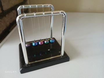 Newton billiard. 9 cm  beschikbaar voor biedingen