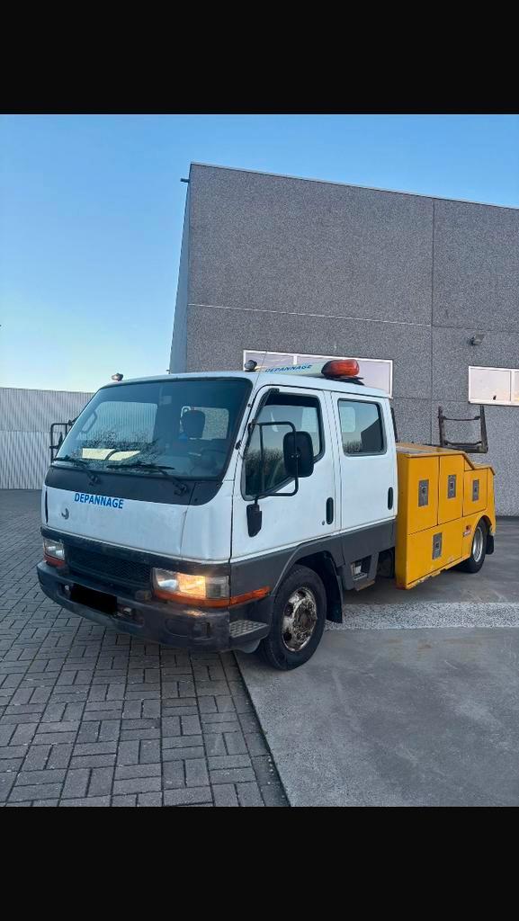 DEPANNEUSE CANTER 3.3d  7PLACES PERMIS « C », Auto's, Mitsubishi, Bedrijf, Diesel, Handgeschakeld, Wit, Grijs, Ophalen