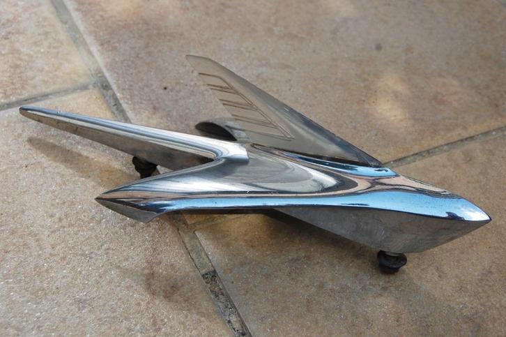 mascotte ford 1951 deluxe victoria USA oldtimer ornament, Antiek en Kunst, Curiosa en Brocante, Ophalen of Verzenden