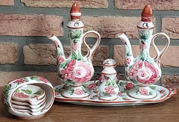 Compleet servies  - Handgeschilderd - Giulianelli - €  75