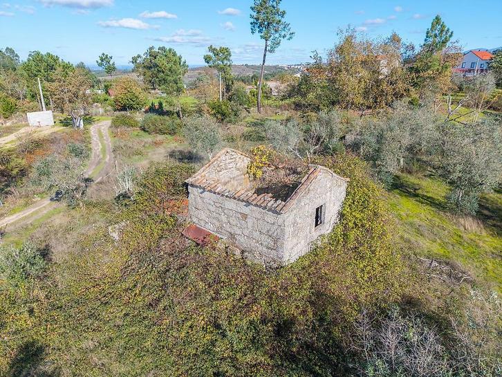 Portugees perceel (met geregistreerde ruïne en documenten), Immo, Gronden en Bouwgronden, 1000 tot 1500 m²