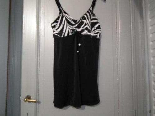 Robe de bain pour femme. noir & blanc. taille 48 (RODEO C&A), Vêtements | Femmes, Vêtements de Bain & Maillots de Bain, Comme neuf
