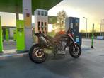 KTM Duke 890 Akrapovic 85kw faible taxe en état neuf., Motos, Naked bike, 890 cm³, Particulier, 2 cylindres