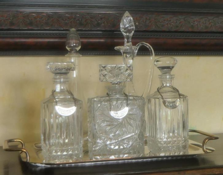 5 karaffen op verzilverde dienschaal, Huis en Inrichting, Woonaccessoires | Vazen, Gebruikt, Overige materialen, Ophalen