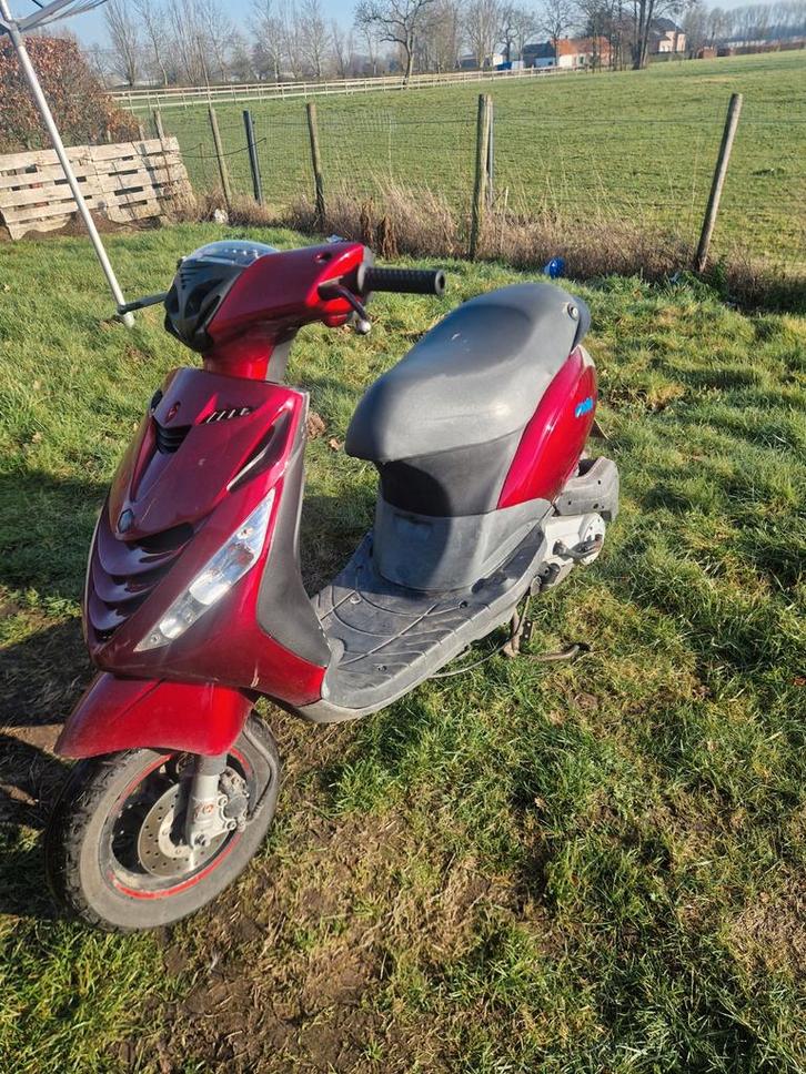 Piaggio zip a klasse 4T, Fietsen en Brommers, Scooters | Piaggio, Zip, Ophalen