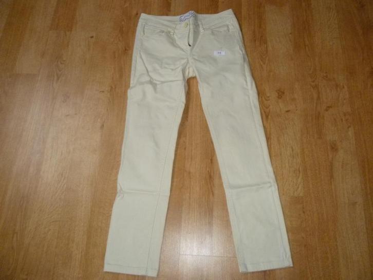 broek maat 40, Kleding | Dames, Broeken en Pantalons, Zo goed als nieuw, Maat 38/40 (M), Geel, Lang, Ophalen of Verzenden