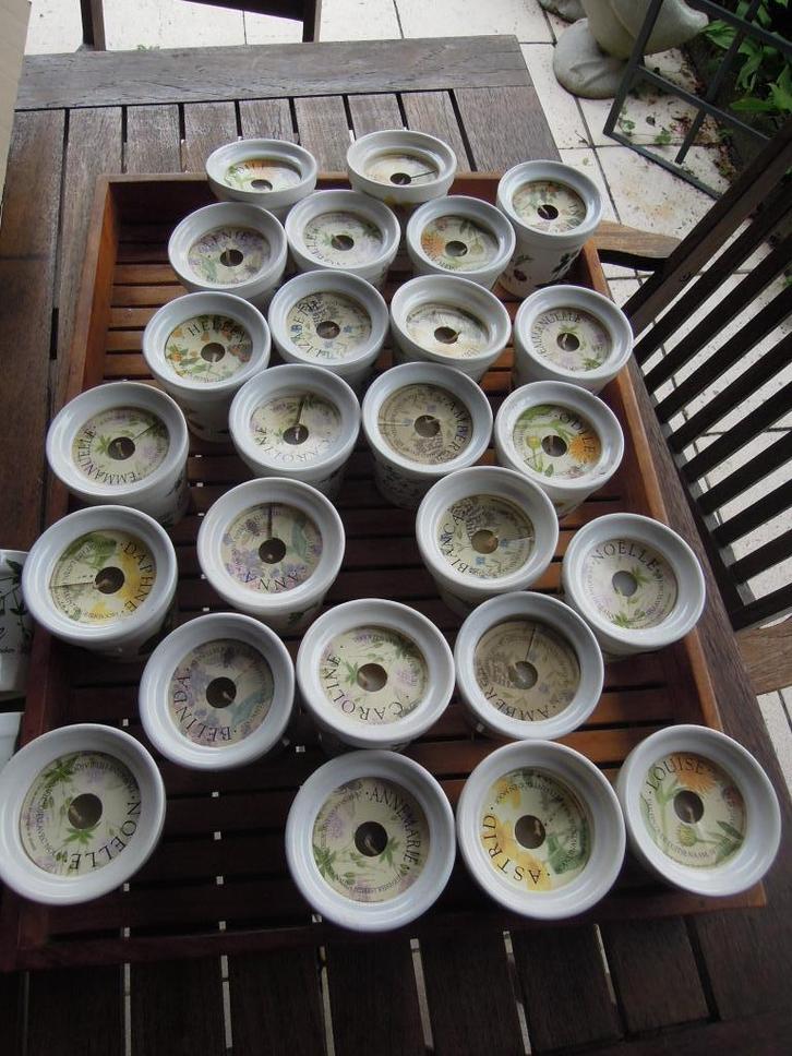 kaarsen in keramisch potje met naam Astrid, Antiek en Kunst, Antiek | Keramiek en Aardewerk, Ophalen of Verzenden