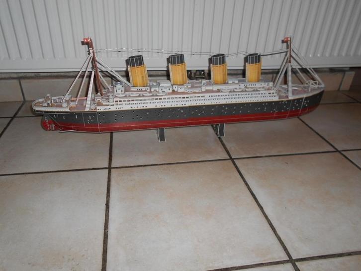 Titanic: model (88 cm x 32 cm x 10 cm), Hobby en Vrije tijd, Modelbouw | Boten en Schepen, Zo goed als nieuw, Overige merken, Ophalen