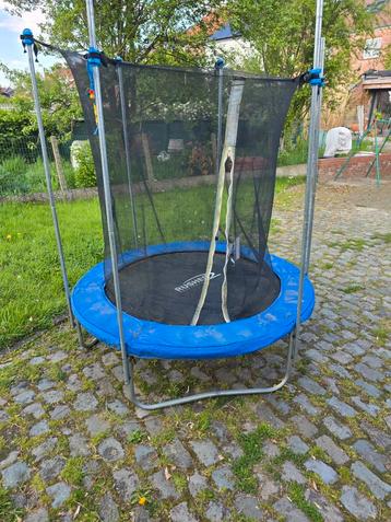 Trampolines beschikbaar voor biedingen