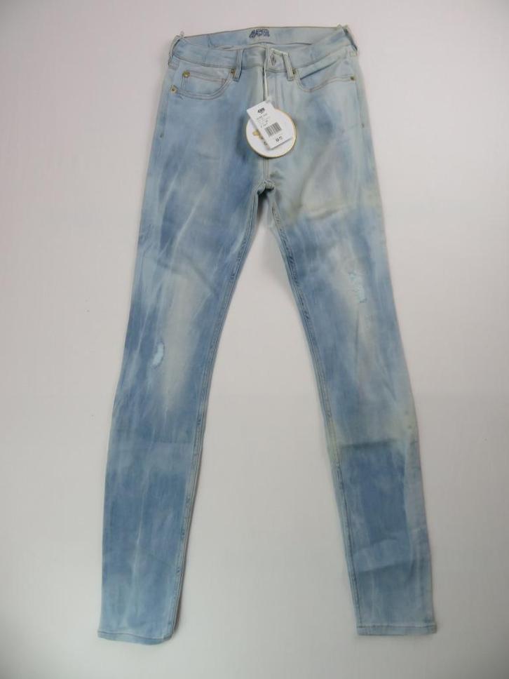 Second Skin Skinny Jeans Maat 28 Lichtblauw Bootcut, Kleding | Dames, Spijkerbroeken en Jeans, Nieuw, W28 - W29 (confectie 36)