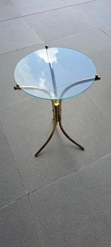 Bijzettafeltje beschikbaar voor biedingen