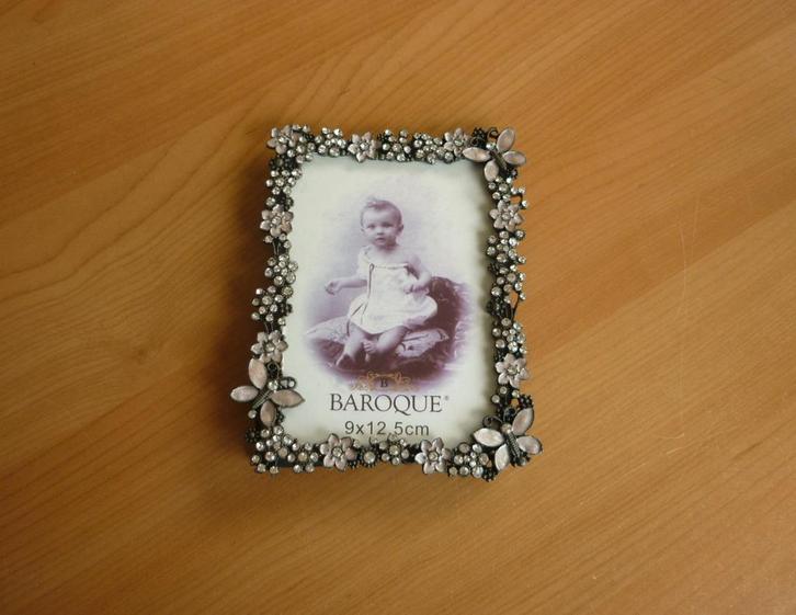 Metalen fotokader met strass parelmoer roze bloemen vlinders, Huis en Inrichting, Woonaccessoires | Lijsten, Ophalen of Verzenden