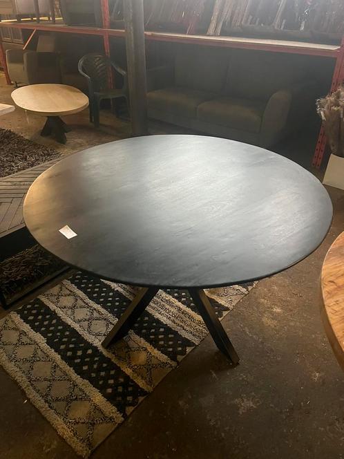 Eettafel rond mangohout zwart industriël (outlet), Huis en Inrichting, Woonaccessoires | Overige, Zo goed als nieuw, Ophalen