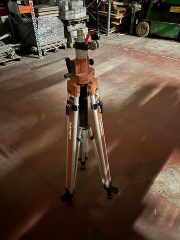Hilti statief voor lasertoestel beschikbaar voor biedingen