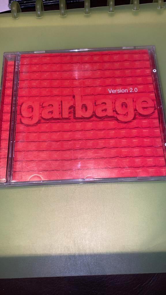 CD GARBAGE/VERSION 2.0 !, CD & DVD, CD | Pop, Utilisé, Enlèvement ou Envoi
