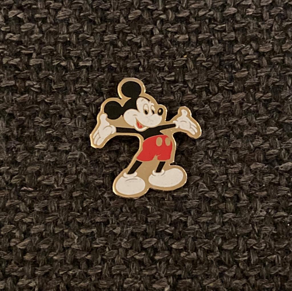 PIN - DISNEY - MICKEY MOUSE, Collections, Envoi, Utilisé, Figurine, Insigne ou Pin's