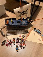 Bateau pirate Playmobil avec figurines et voiles, Enlèvement ou Envoi, Comme neuf