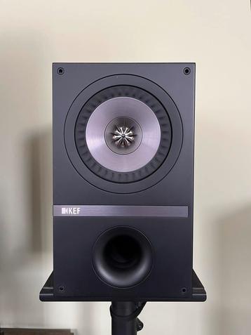KEF Q100 met stands beschikbaar voor biedingen